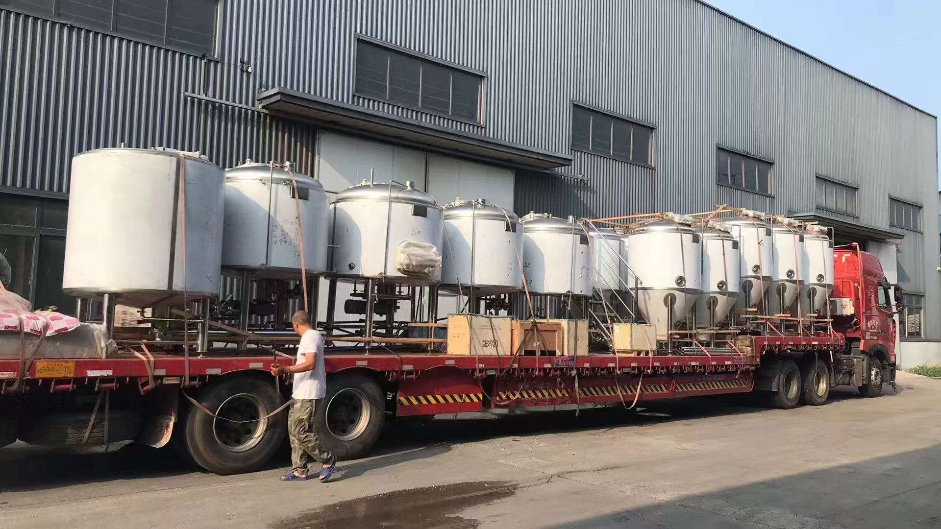 夏河精酿啤酒设备厂—精酿啤酒设备制造:传承工艺与创新科技的交融